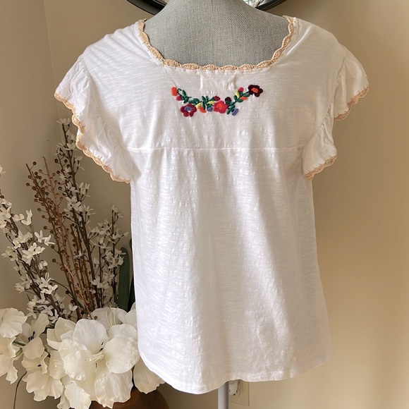 Altar’d State Floral Embroidered White Ruffled Sleeve Top.  Size Small - Picture 2 of 2